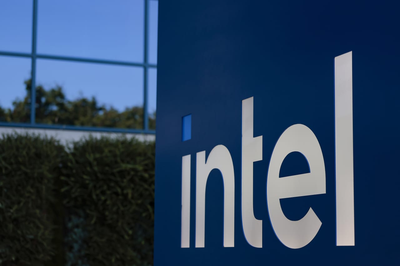 Why a former Intel skeptic is giving up his negative call on the stock after four years — MarketWatch, Chicago Business news
