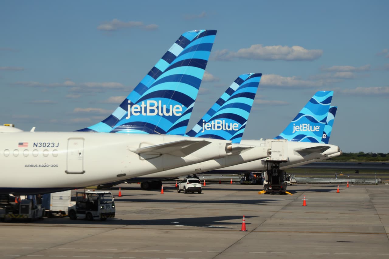 JetBlue has been losing money for years. It just charted a path to profitability. — Chicago Business news
