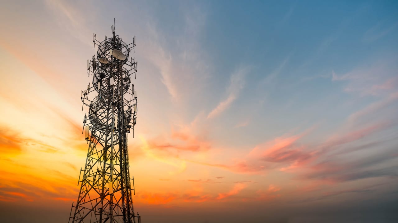 The mobile ambitions of SpaceX see telecom stocks get hit again. What the latest developments mean. — MarketWatch, Chicago Business news