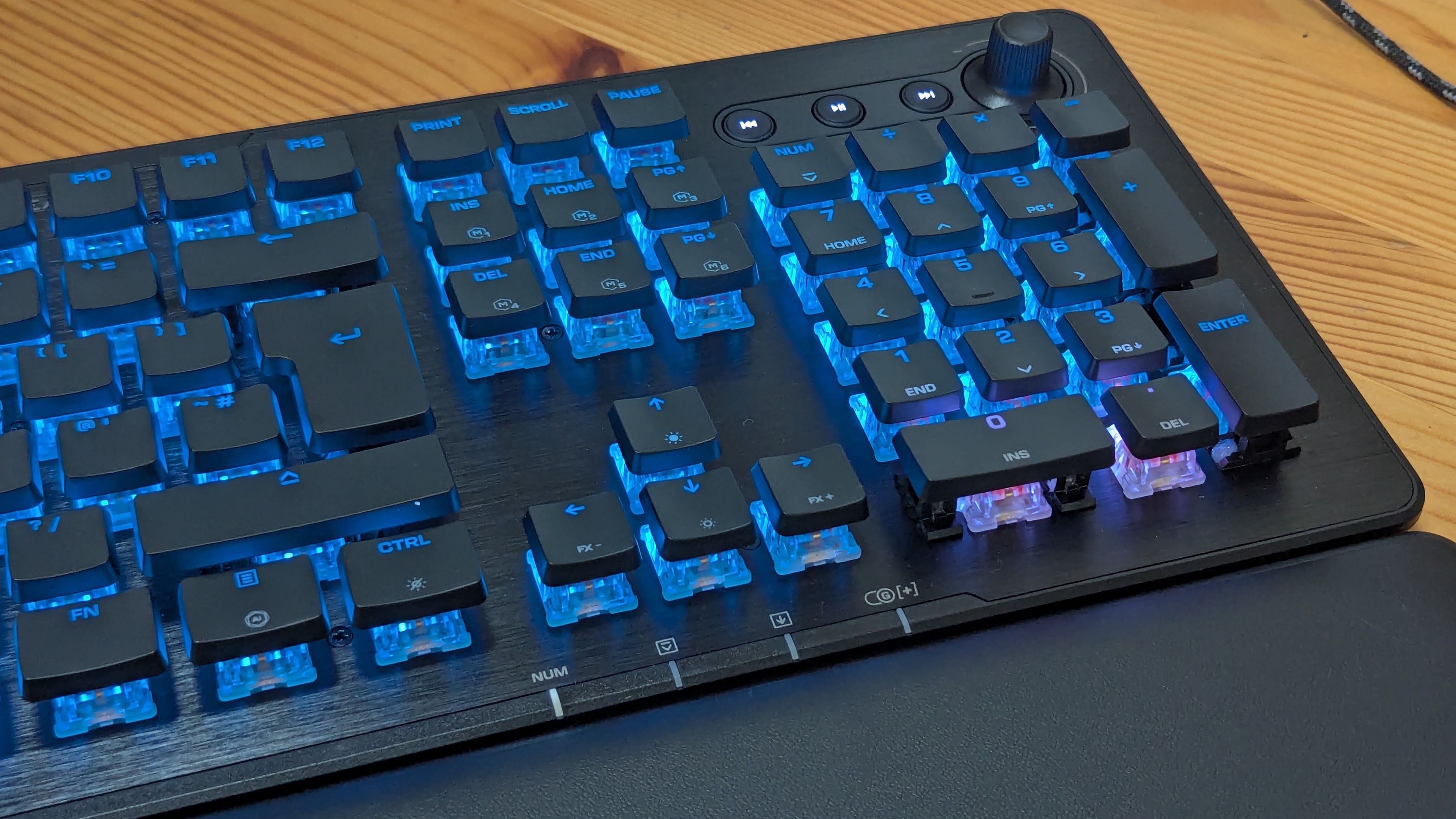 Turtle Beach Vulcan II XP Review: Clicky Compromise — Wired, Chicago Technology news